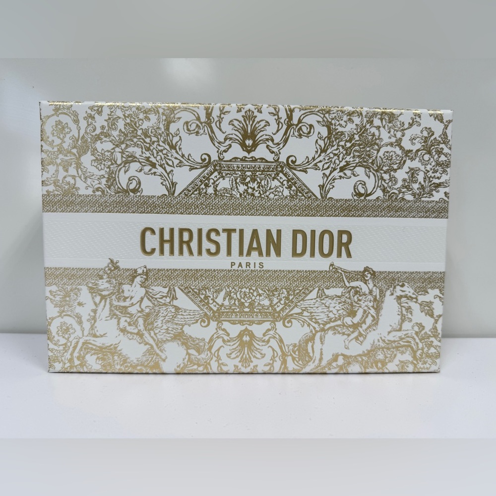 DIOR Medium Gold Foiled Gift Box - Picture 3 of 9